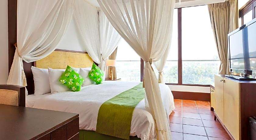 The Loft Seaside Suite