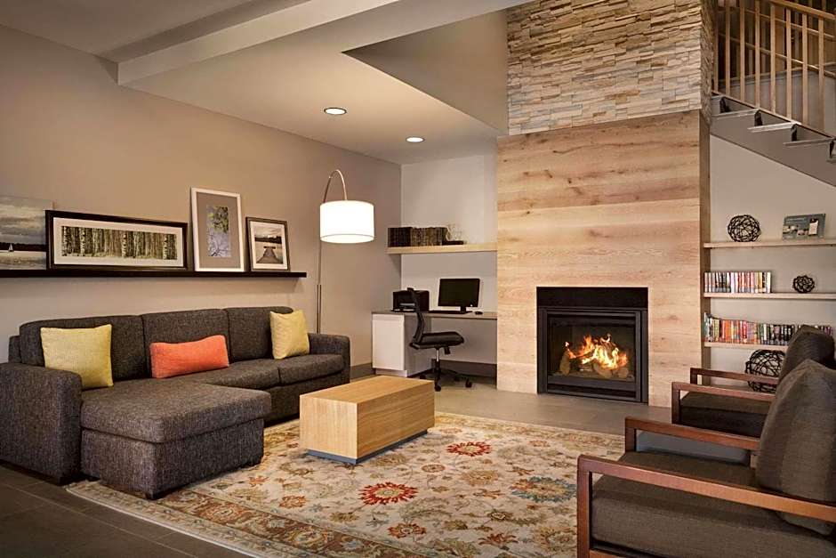 Country Inn & Suites by Radisson, Brooklyn Center, MN