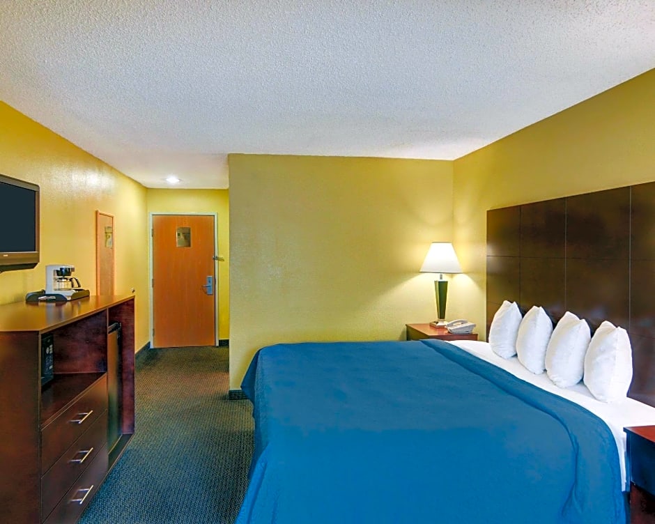 Quality Inn & Suites Grand Prairie