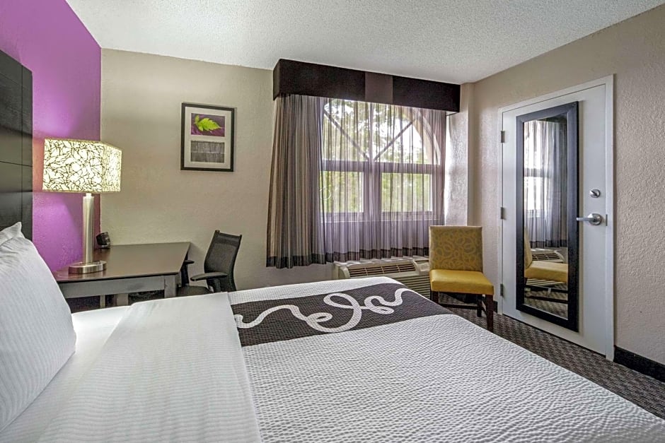 La Quinta Inn & Suites by Wyndham Miami Lakes