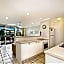 Portside Noosa Waters Hotel