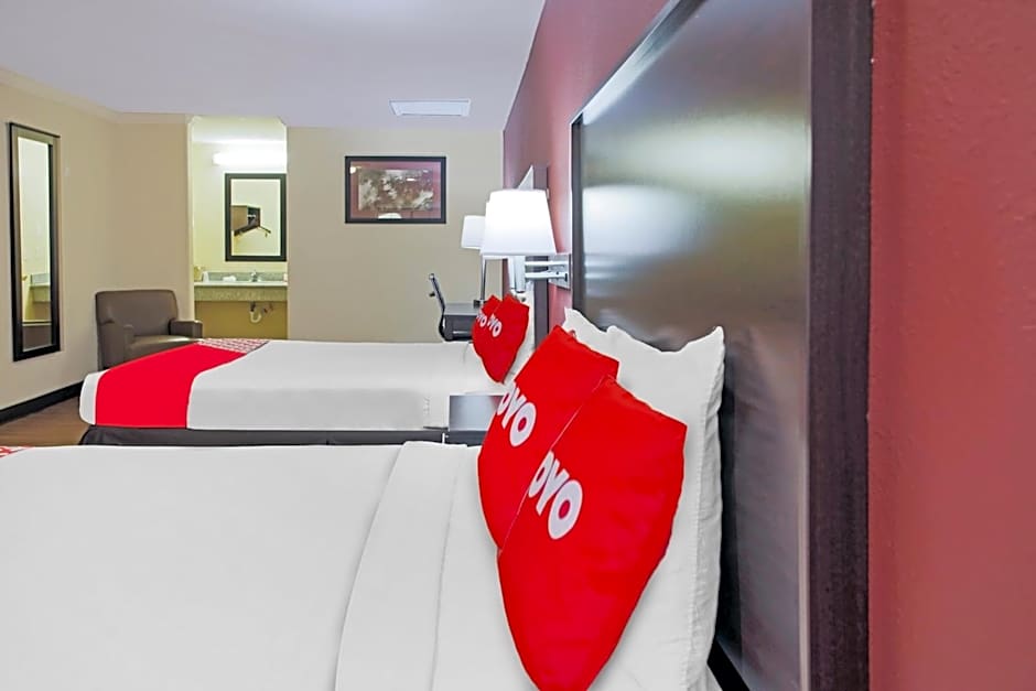 OYO Hotel McAllen Airport South - 1 mi from McAllen Medical Center