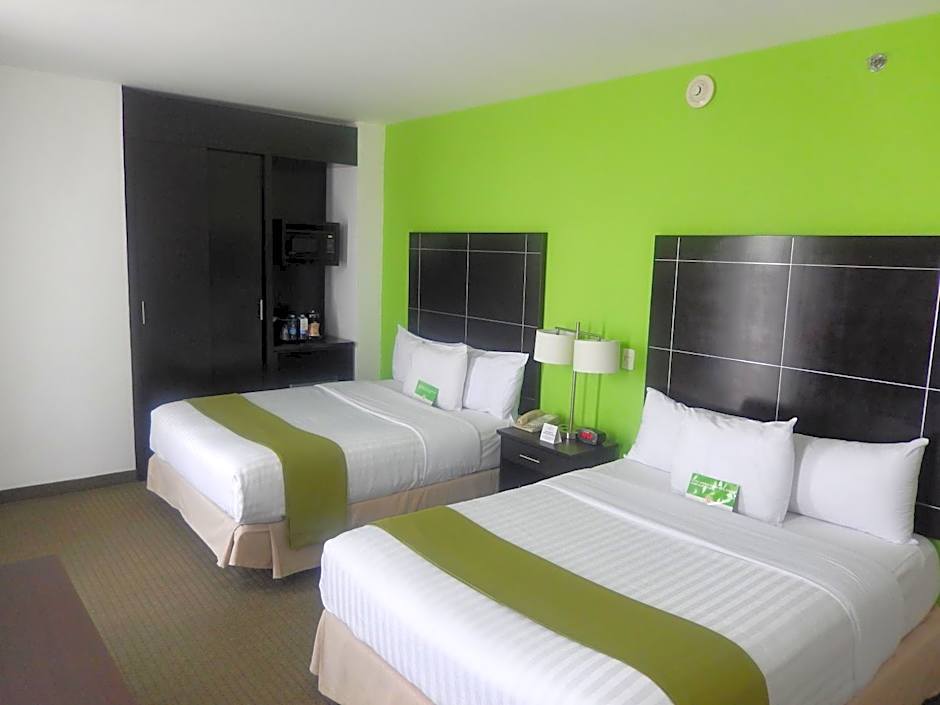 La Quinta Inn & Suites by Wyndham Puebla Palmas
