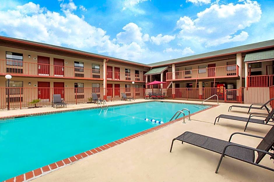 Super 8 by Wyndham Malvern