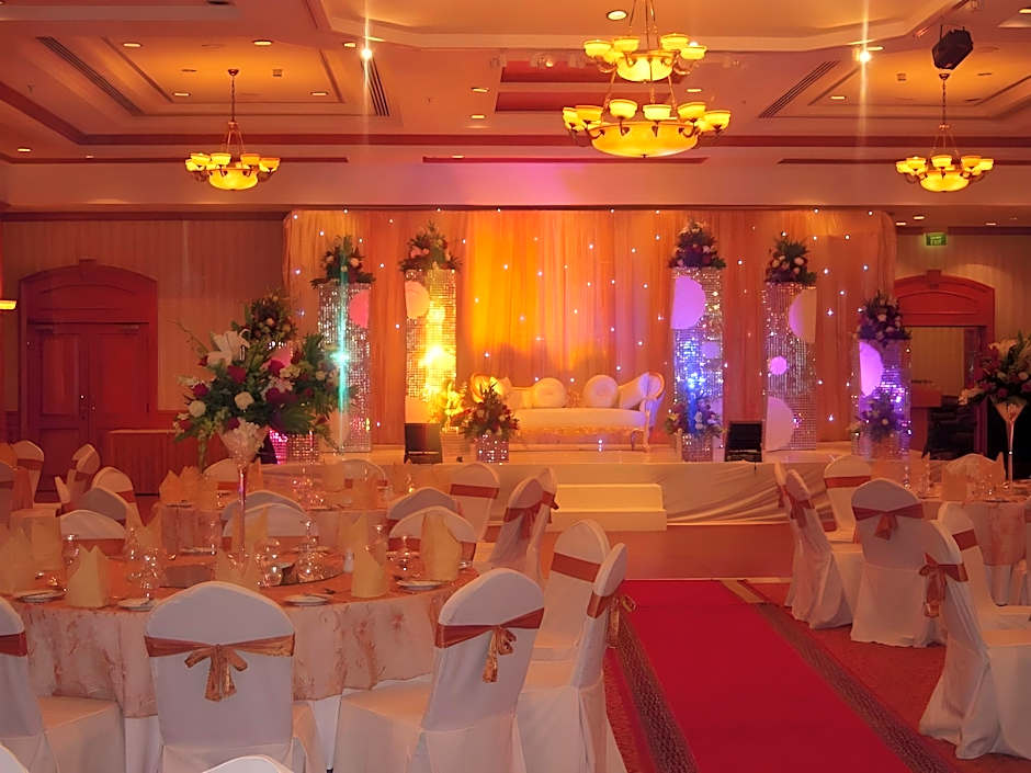 Knight Castle Hotel - Formerly known as Carlton Palace Hotel