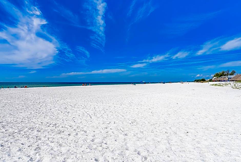 Absolute Anna Maria-Private Beach Access-Heated Pool-Water Views From Every Room