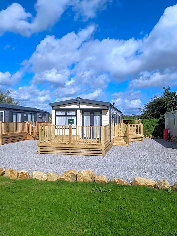 Lytham Luxe 6 Birth Caravan