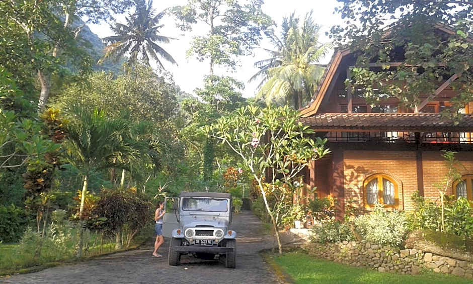 The Country House