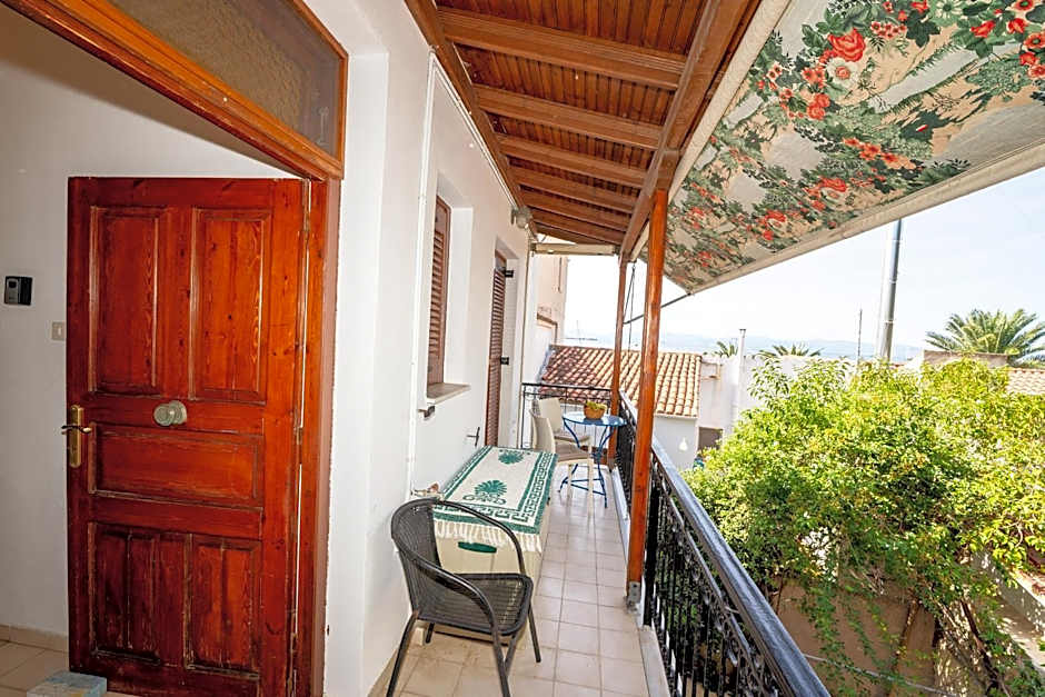 Aegina Town Cozy Escape