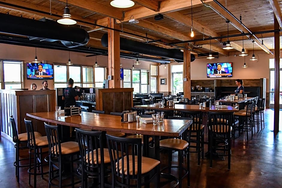 SpringHill Suites by Marriott Downtown Chattanooga/Cameron Harbor