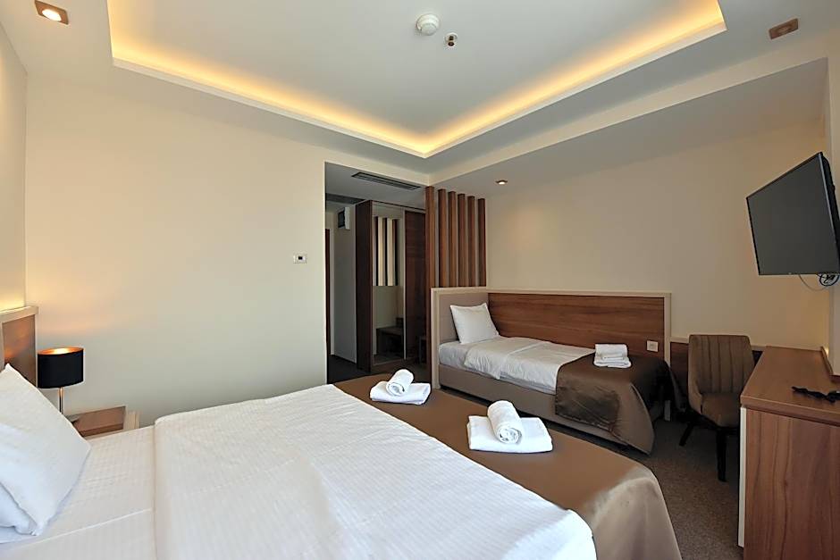 Hotel Lazaro
