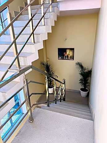 Corbett Hideaway Dada' S