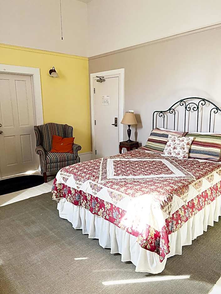 Eagles Nest Inn