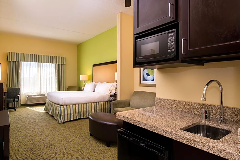 Holiday Inn Express and Suites Dickson City