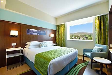 Studio Suite, 1 Queen Bed, Mountain View (1 Queen Bed)