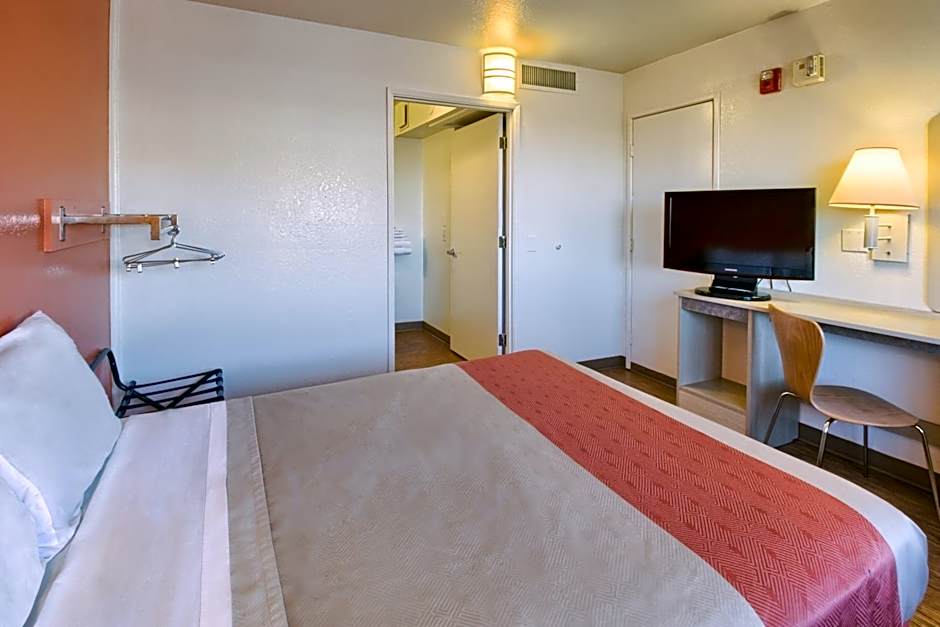 Motel 6-Pendleton, OR