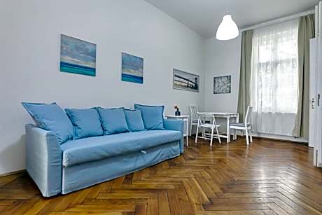 King Studio with Sofa Bed