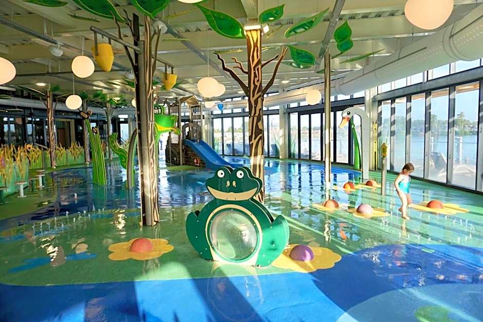 MPoint36 at Tattershall Lakes Hot Tub Lake Views 3 Bedrooms