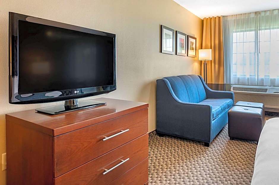 Comfort Inn & Suites Napoleon