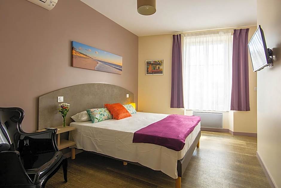 Photo 1 of 6 of Superior 1 Queen Bed
