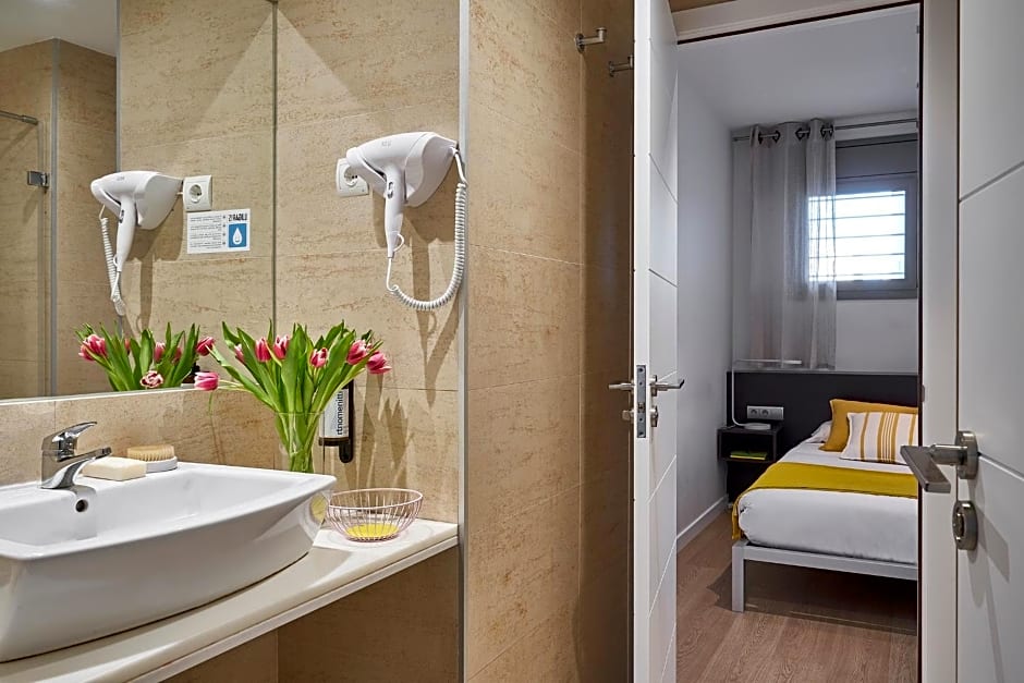 Lugaris Rambla Apartments