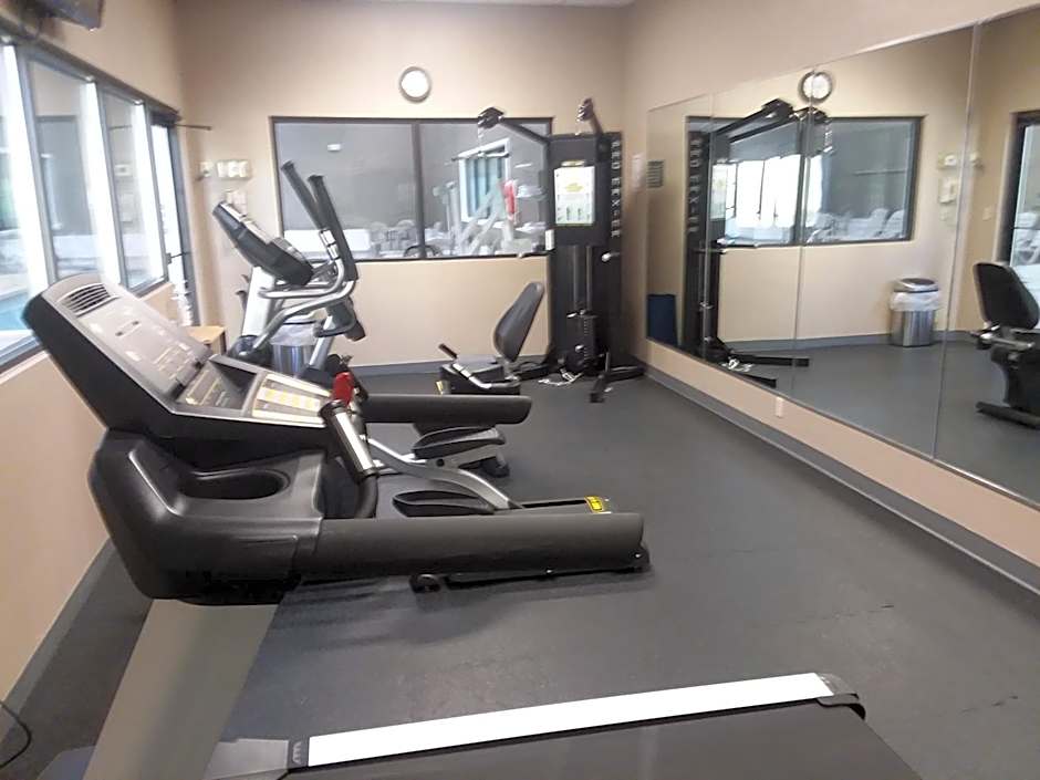 Ramada by Wyndham North Platte