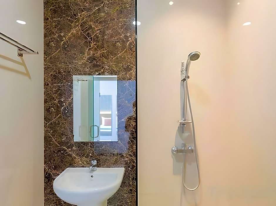 Sans Hotel Box Mansion Surabaya by RedDoorz