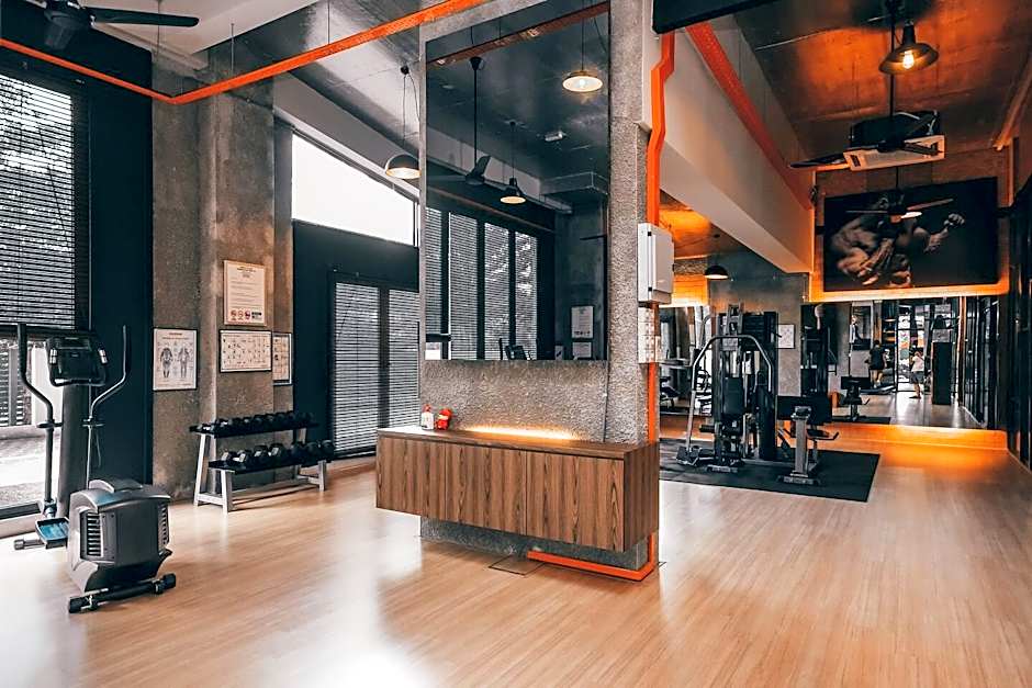 Cube 8teens Boutique Suite by Nest Home