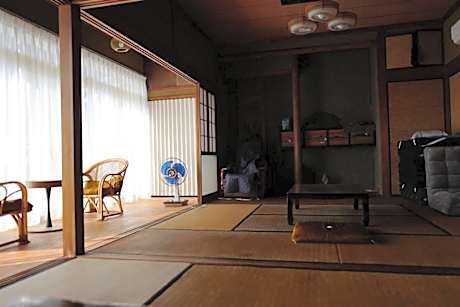 Hostel Entire Building Rental [Umi to Nishi]