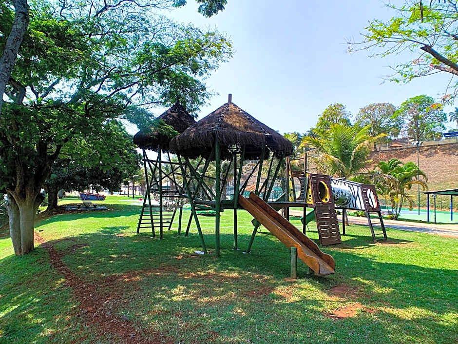 Suíte com Vista para o Lago em Capitólio em Escarpas do Lago
