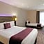 Premier Inn Farnborough Town Centre