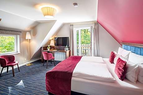 Double Room with Balcony (2 Adults + 1 Child)