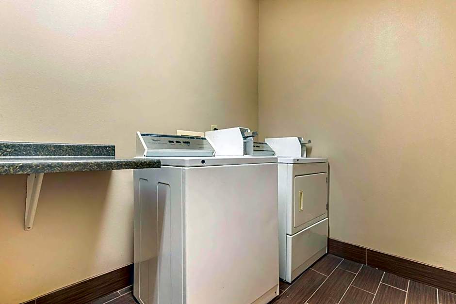 Comfort Inn & Suites Grinnell near I-80