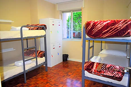 Bunk Bed in Mixed Dormitory Room