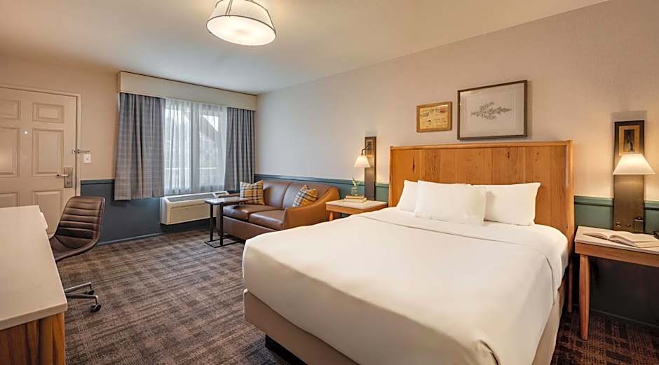 Ayres Lodge Alpine