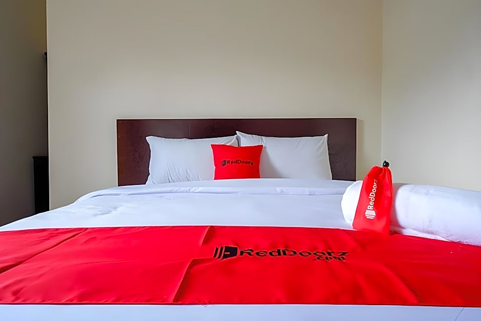 RedDoorz near Terminal Mendolo Wonosobo