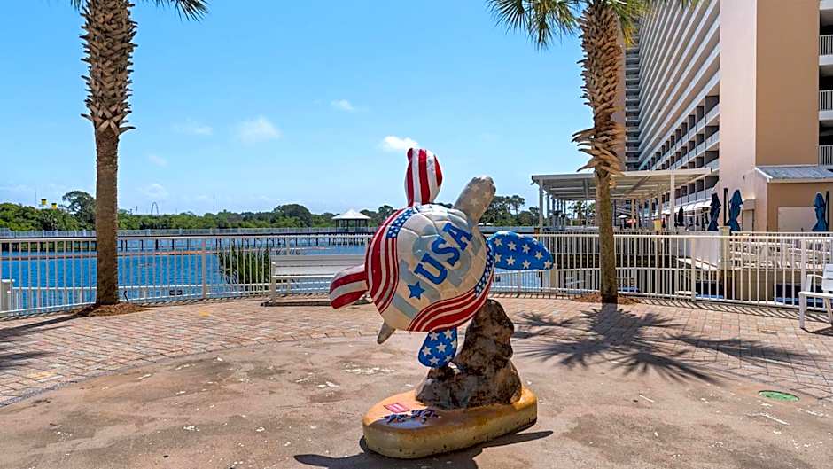 Laketown Wharf 1037