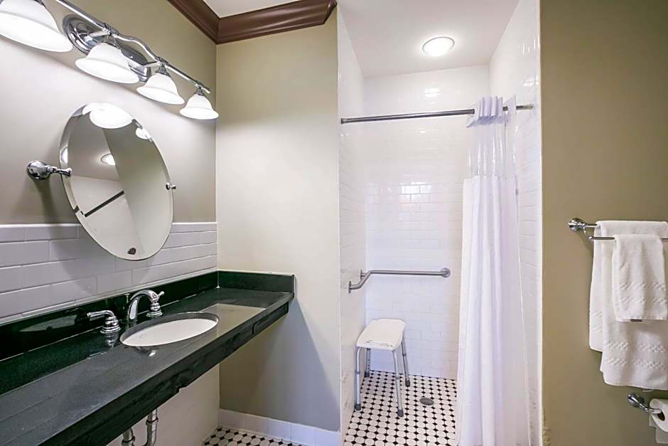 Water Street Hotel & Marina, an Ascend Collection Hotel