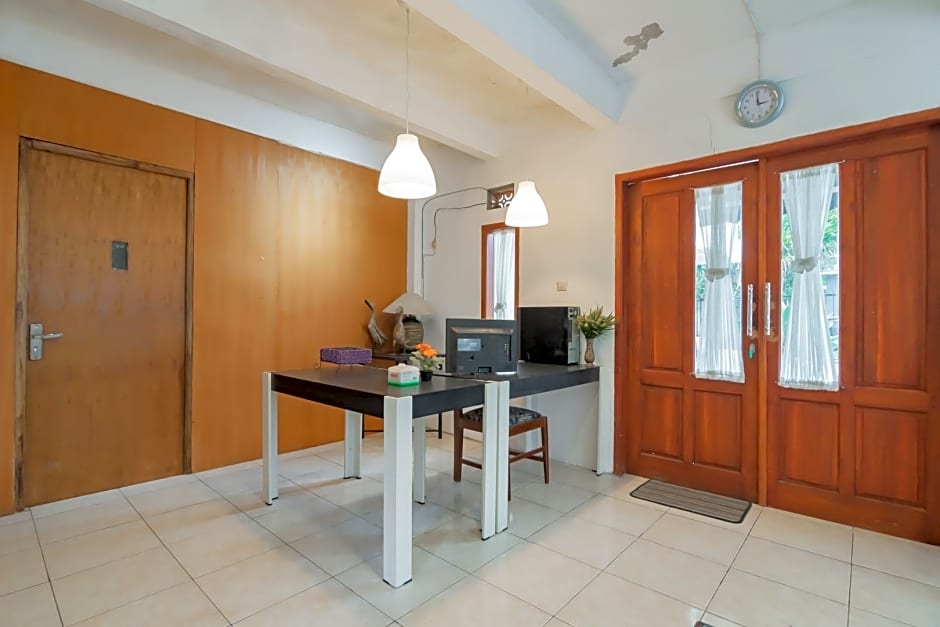 Lembur Kiwari Setra Duta Mitra RedDoorz