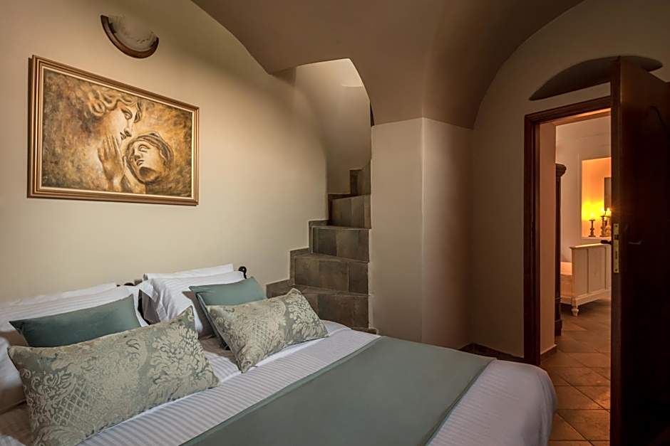 For All Seasons Mansion – Vothonas, UT