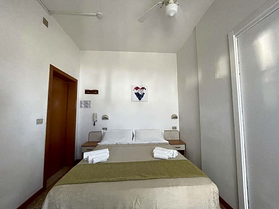 Hotel Alex