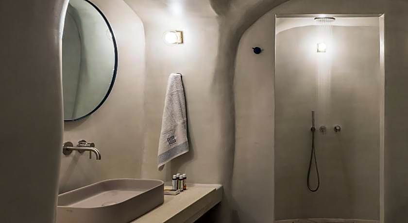 Art Maisons Oia Castle Hotel