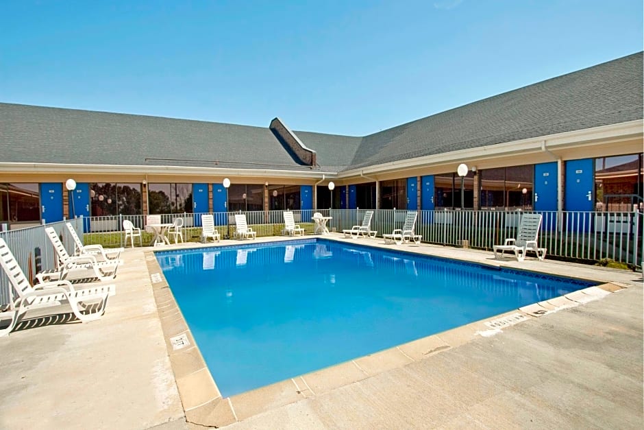 Americas Best Value Inn Forest