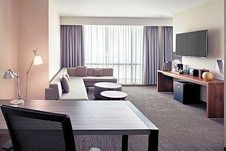 Junior Suite with One King Bed, Non-Smoking