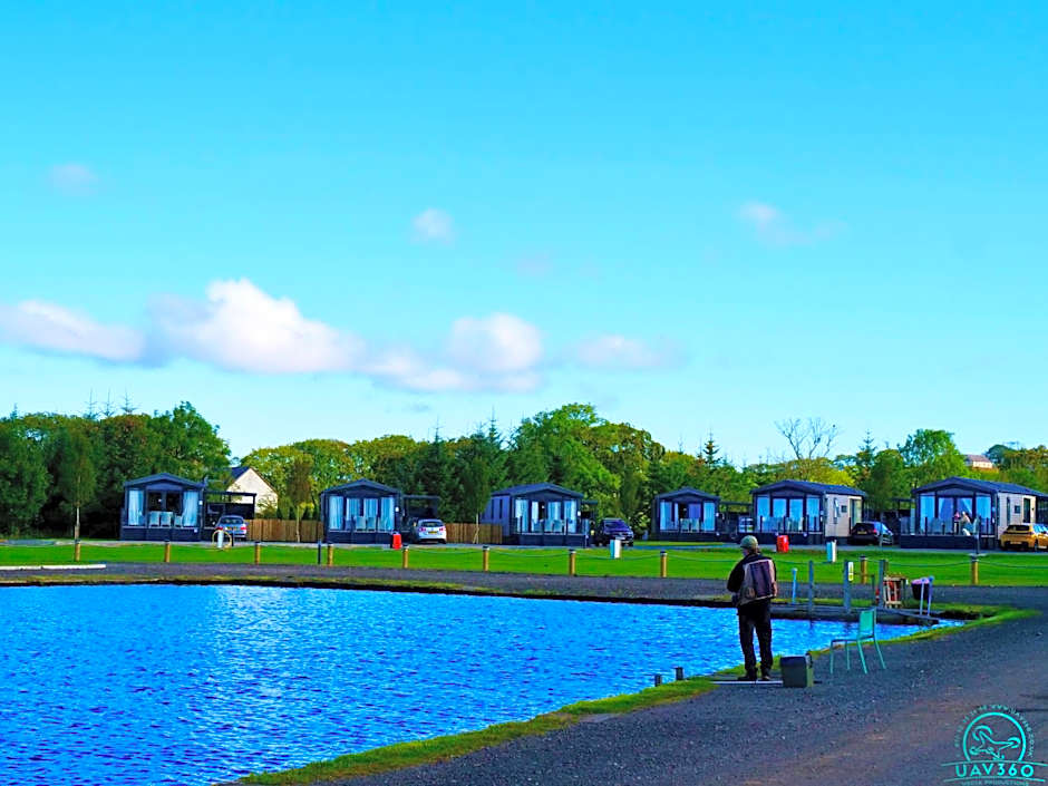 Arranview Lochside Pods & Lodges all with private Hot-tubs