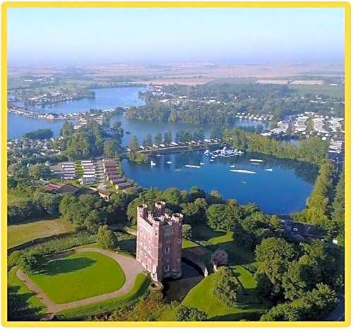 The Luxury break Sleeps 6 at 44 Kingfisher Court South facing