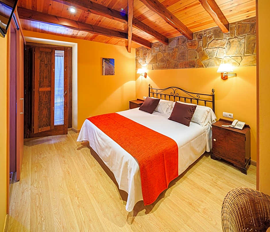 Foto 1 di 4 di Superior 1 Double Bed or 2 Beds