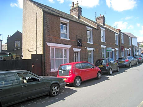 Standard Twin Room with Shared Bathroom