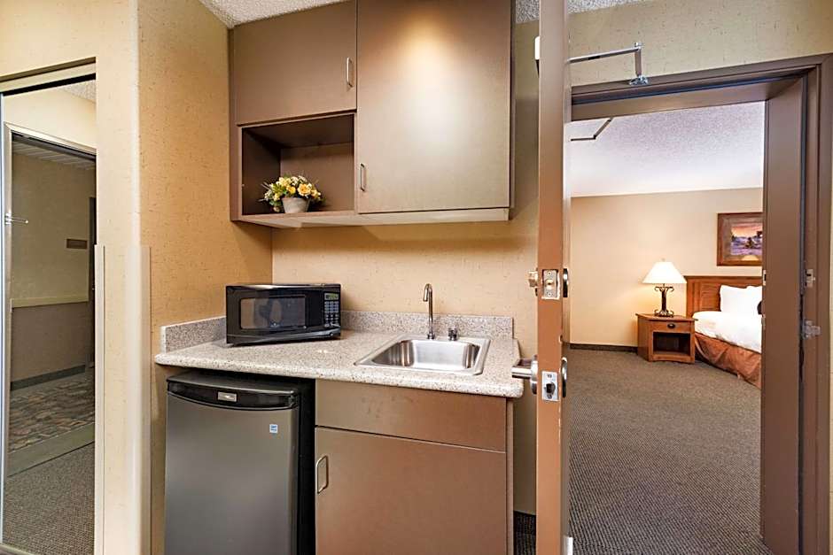Best Western Plus Kelly Inn & Suites
