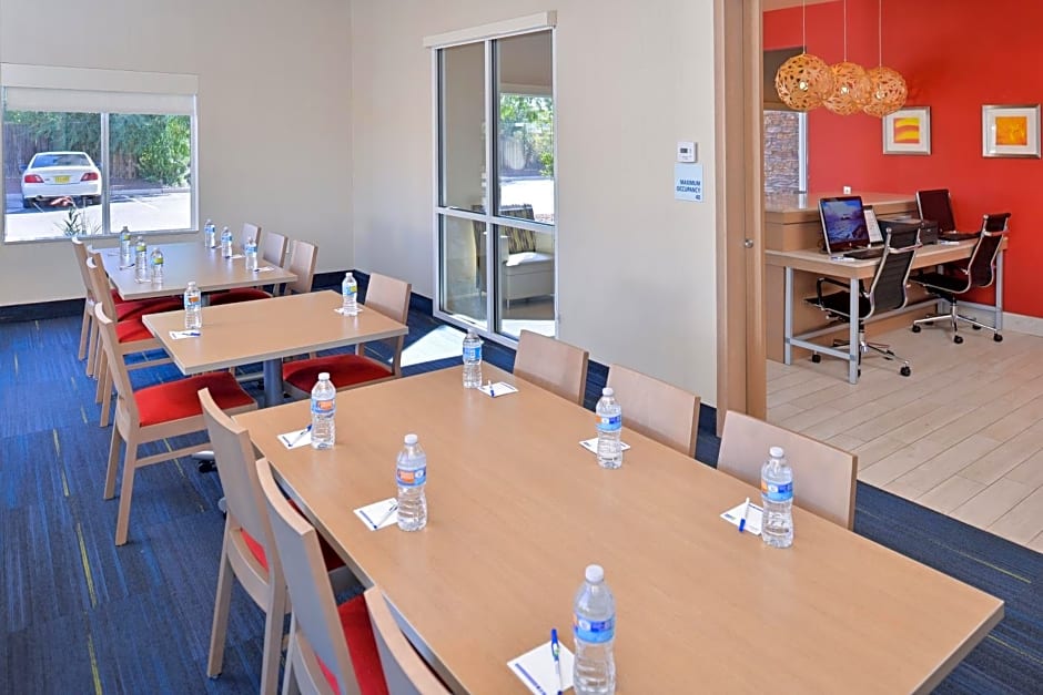 Holiday Inn Express Alburquerque N - Bernalillo By IHG
